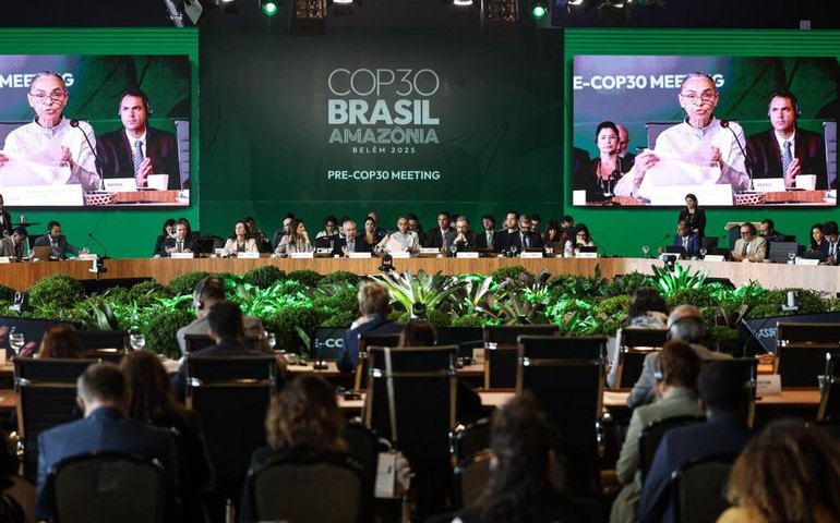 Que Belém, 10 anos depois do Acordo de Paris, seja um marco referencial no clima, conclama Marina