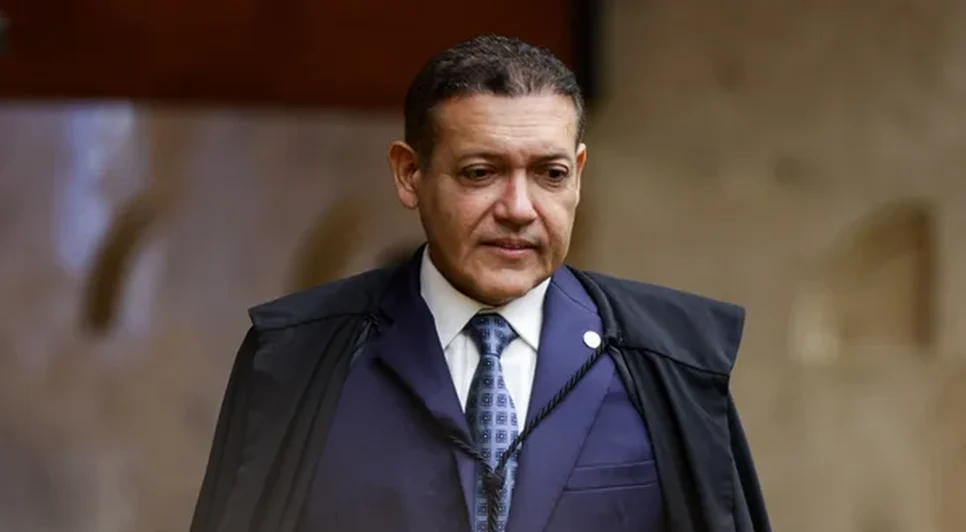 Filho de Kássio Nunes Marques aparece em mensagens de ex-diretor do Master