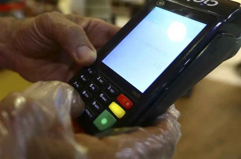 Banco Central limita valores entre registradoras de recebíveis de cartões