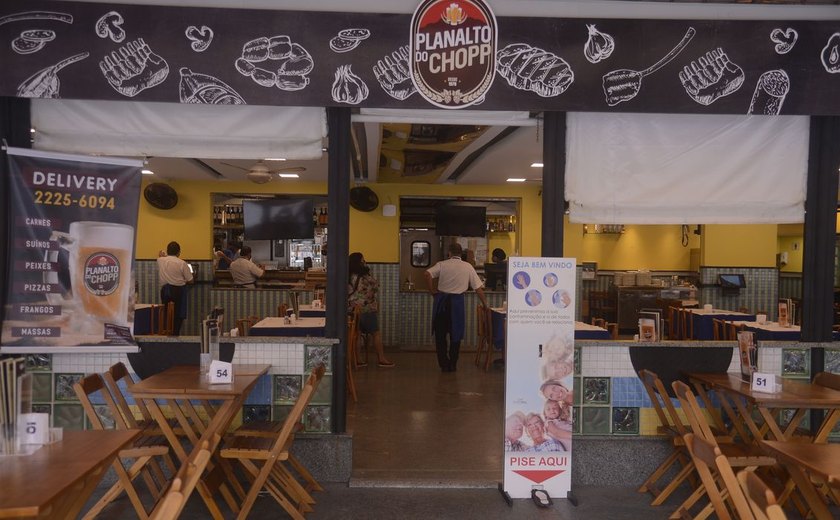 Tarifaço dos EUA pode encarecer alimentação em bares e restaurantes