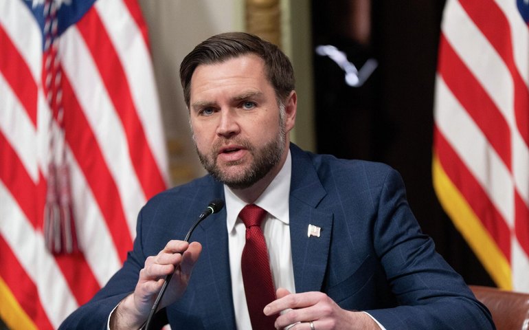 Trégua entre EUA e Irã é considerada frágil; conflito na Ucrânia permanece desafio, diz Vance