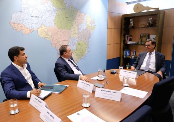 Luciano busca em Brasília mais investimentos para Arapiraca