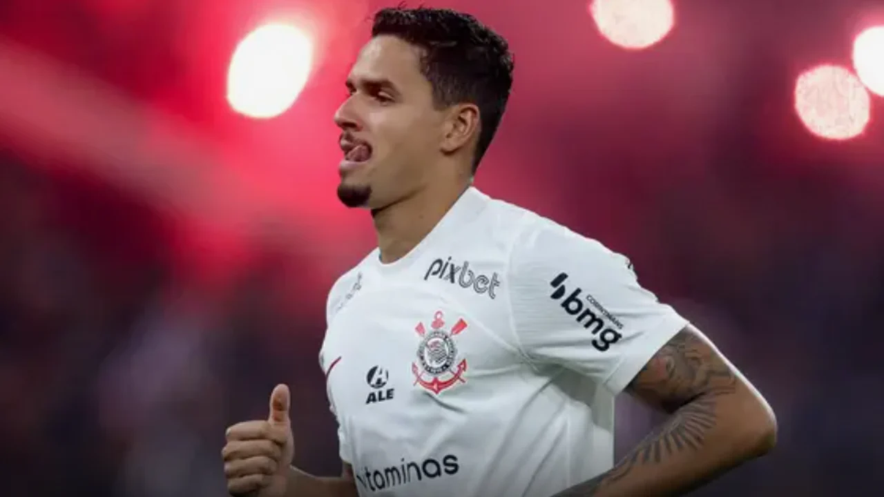 Corinthians e estafe de Lucas Veríssimo trocam acusações sobre recusa em assinar contrato