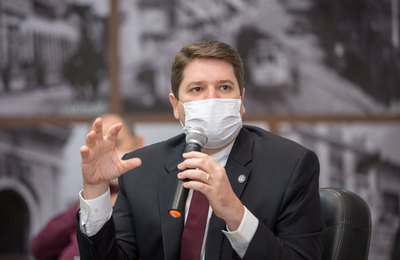 "Maceió precisa priorizar entrega de casas e saneamento básico", afirma Davi Filho 