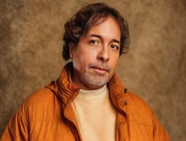 Marcelo Lobato lança “Gênero Humano”, reflexão irônica sobre as contradições da nossa espécie