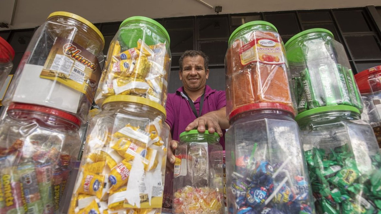Brasília, 63: novos candangos madrugam e sonham no centro comercial
