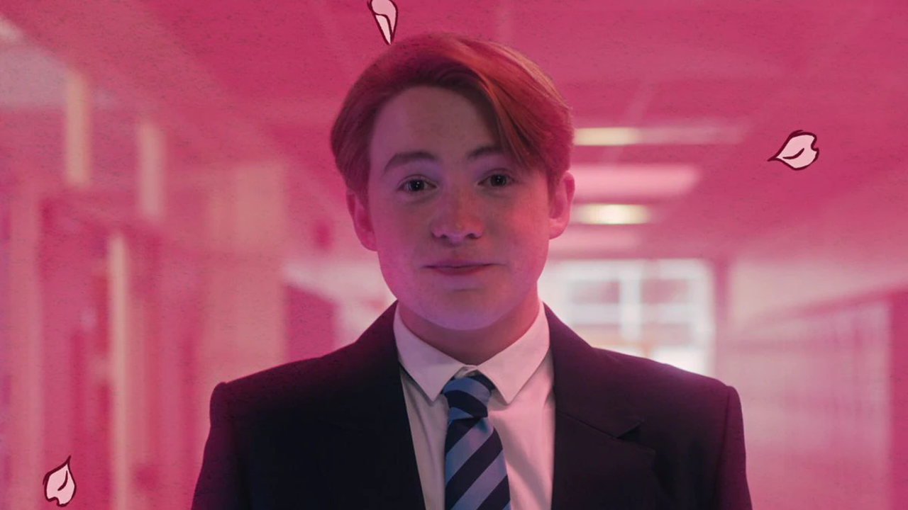 Ator de ‘Heartstopper’ se declara bissexual e critica pressão para falar