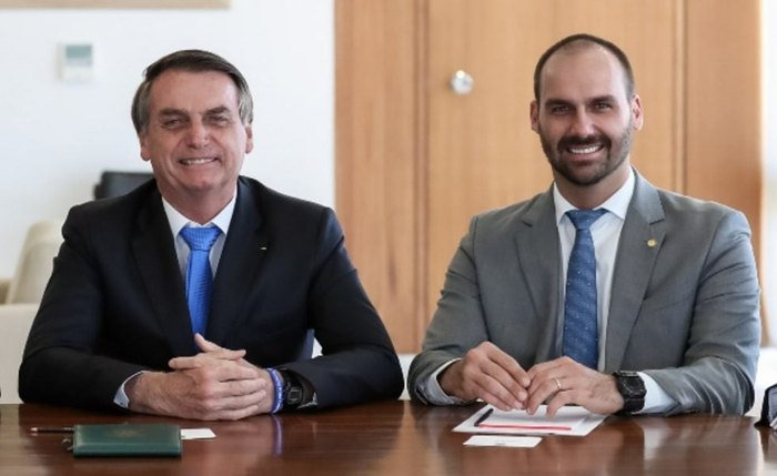 Jair Bolsonaro e Eduardo Bolsonaro Jair Bolsonaro e Eduardo Bolsonaro
