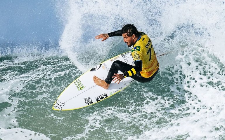 Surfe: Filipinho é tricampeão na África do Sul e carimba vaga em Paris