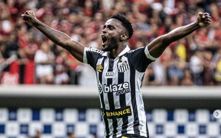 Mendoza negocia com o Millonarios e pode romper contrato com o Santos, diz imprensa colombiana