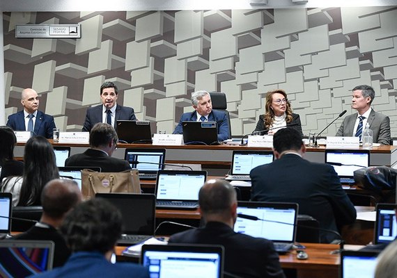 Reforma tributária não pode punir contribuintes, alertam debatedores