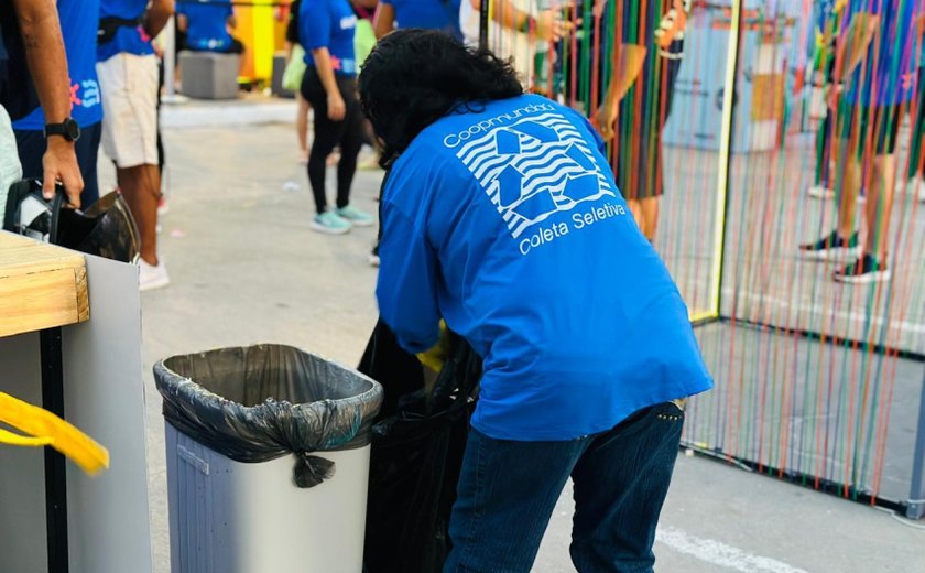 Cooperativa realiza coleta seletiva em evento de corrida na orla da Pajuçara