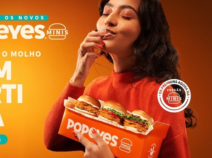 Popeyes® lança “Popeyes Minis” em ação que transforma as letras miúdas das ofertas em benefícios para os consumidores