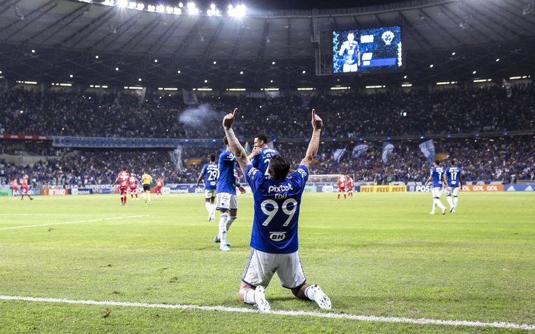 CRB perde para Cruzeiro e fica na nona posição da Série B