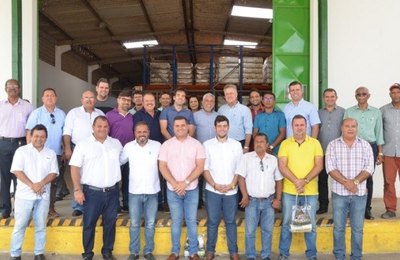 Joaquim Beltrão, vereadores e equipe administrativa participam de café da manhã na Pindorama