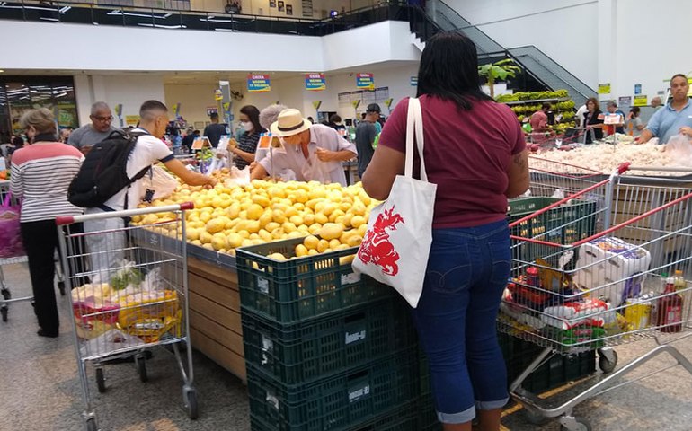 Em AL, vendas do comércio desaceleram para -1% em fevereiro