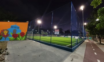 Areninhas instaladas em vários bairros, promove esportes em Maceió