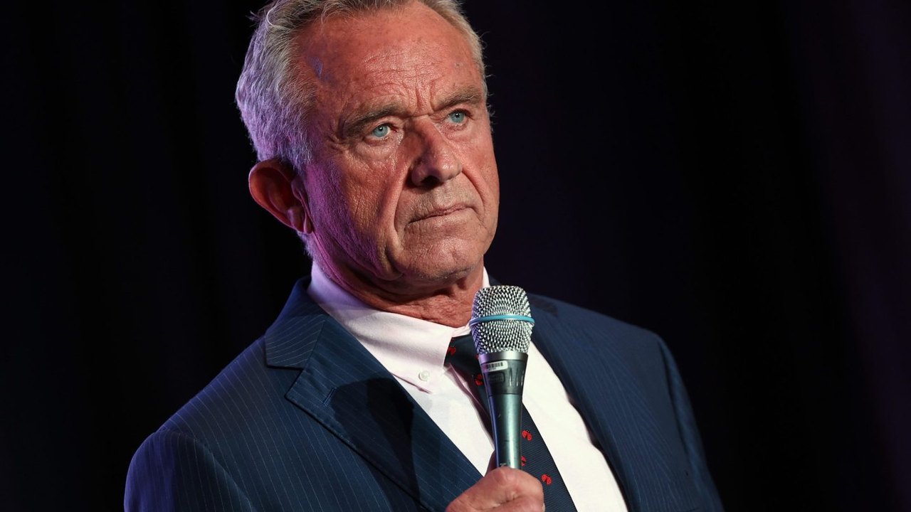 Robert F. Kennedy Jr. reitera apoio a Donald Trump em comício no Arizona