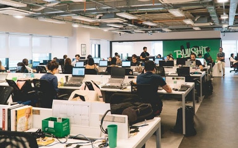 Stone vai demitir 1,3 mil funcionários