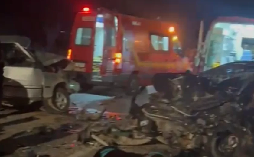 Colisão frontal na BR-316 deixa um morto e um gravemente ferido no interior de AL