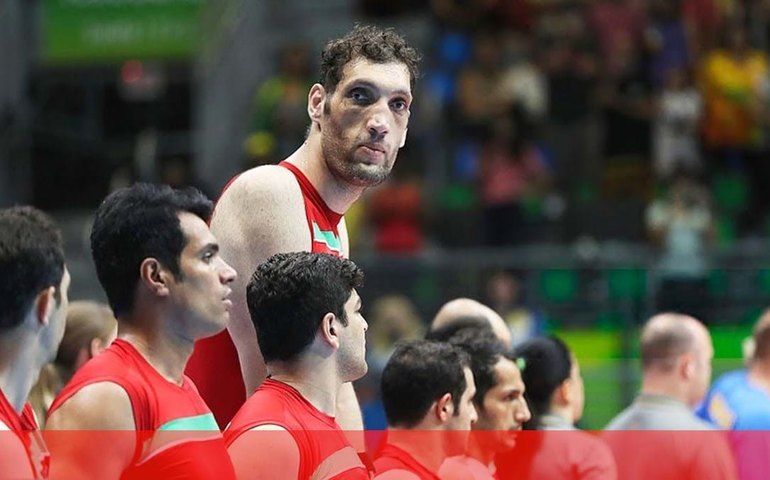 Iraniano de 2,46m precisa dormir no chão na Vila Paralímpica por falta de cama; entenda