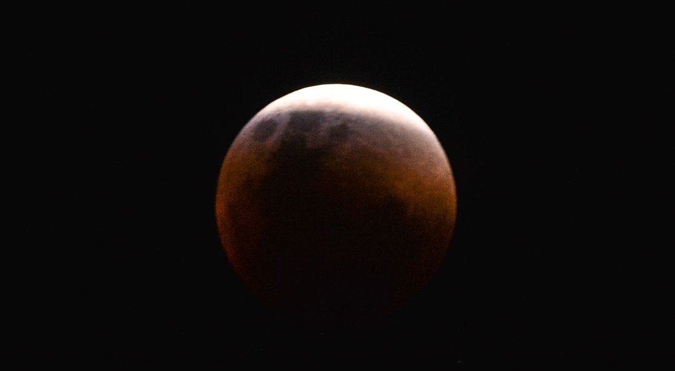 Eclipse lunar / Foto: Marcello Casal jr/Agência Brasil