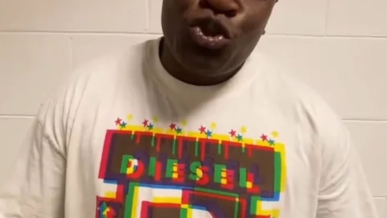 Jacaré, ex-É o Tchan, aproveita cruzeiro em família e esposa brinca: 'Mãe não tira férias'
