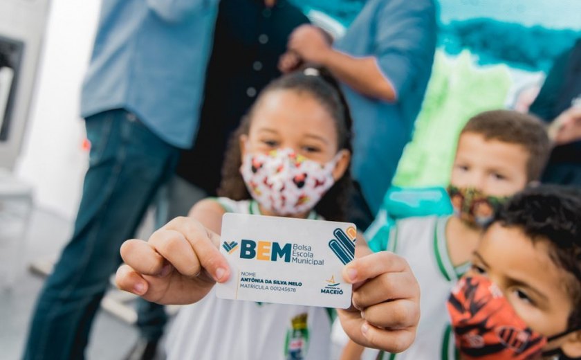 Educação orienta e tira dúvidas sobre pagamento do Bolsa Escola Municipal