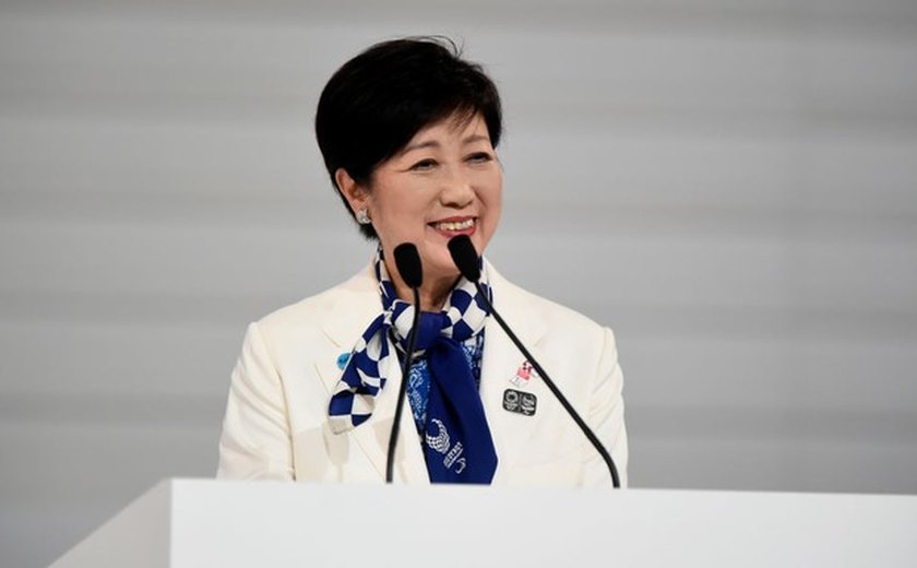 Japão: Yuriko Koike, potencial sucessora de Shinzo Abe, vence eleição em Tóquio