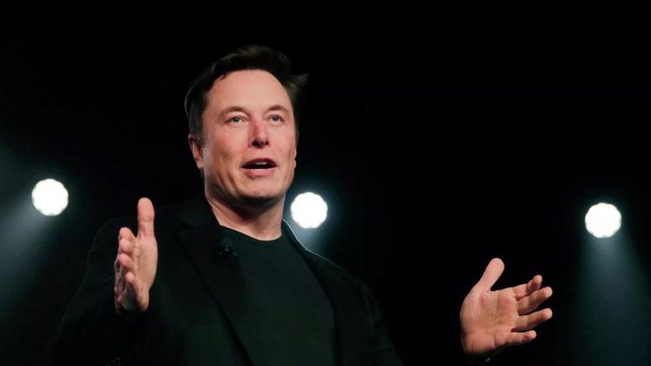 Elon Musk descreve o atual governo dos EUA: 'Dois neurônios e fantoche'