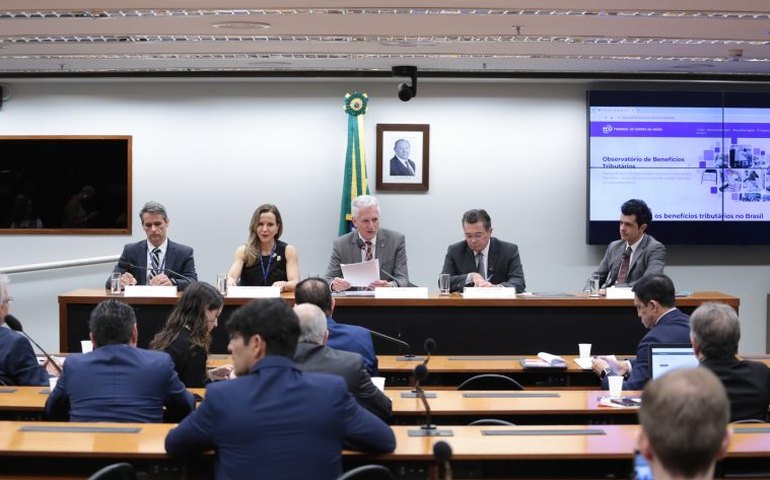 Câmara entrega prêmio Brasil Mais Inclusão por trabalho com pessoas com deficiência; assista