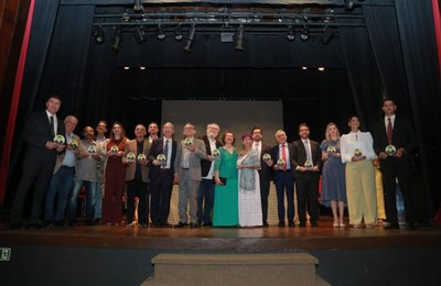 Homenagens a Penedo e ao Dr. Hélio Lopes marcam entrega do Prêmio Selma Brito