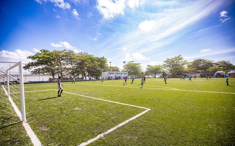 JHC entrega Areninha Campo do Cosmo e leva transformação social ao Vergel
