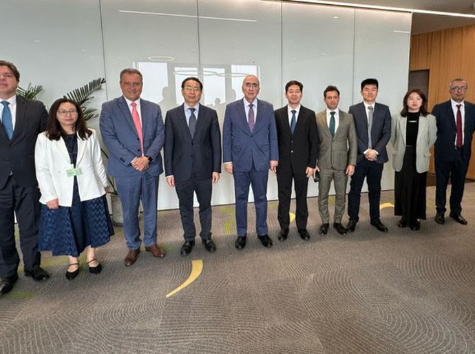 MCom discute investimentos estratégicos na China para impulsionar conectividade e inovação tecnológica