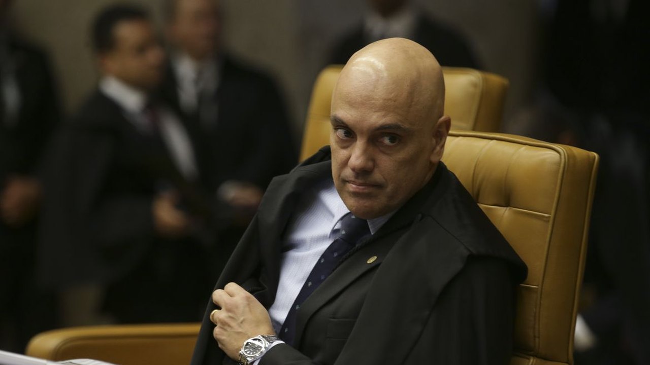STF dá 48h para tribunais explicarem pagamentos acima do limite a juiz