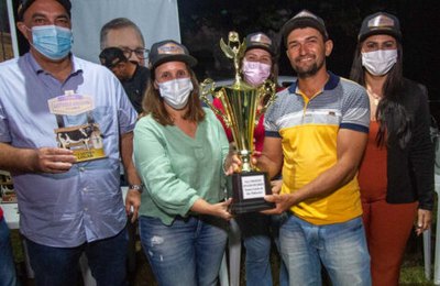 Festa do Leite reúne produtores e estimula cadeia produtiva em Santana do Ipanema