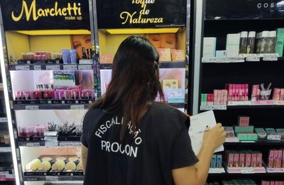 Procon Maceió divulga preços dos itens mais procurados no Dia dos Namorados