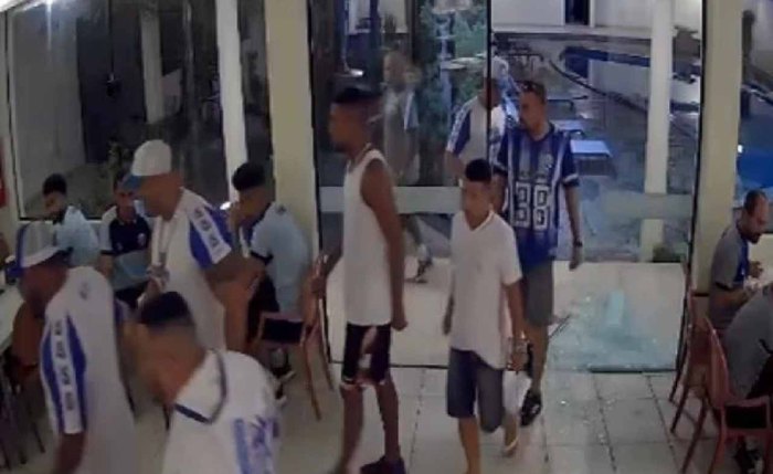 Organizada do CSA durante ação truculenta em Arapiraca