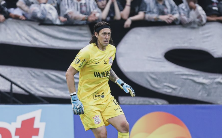 Cássio vai a campo e realiza o primeiro treinamento pelo Cruzeiro na Toca da Raposa