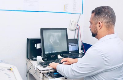 Parceria entre os serviços de Imobilização e de Radiologia otimiza atendimento ortopédico no Hospital Ib Gatto Falcão