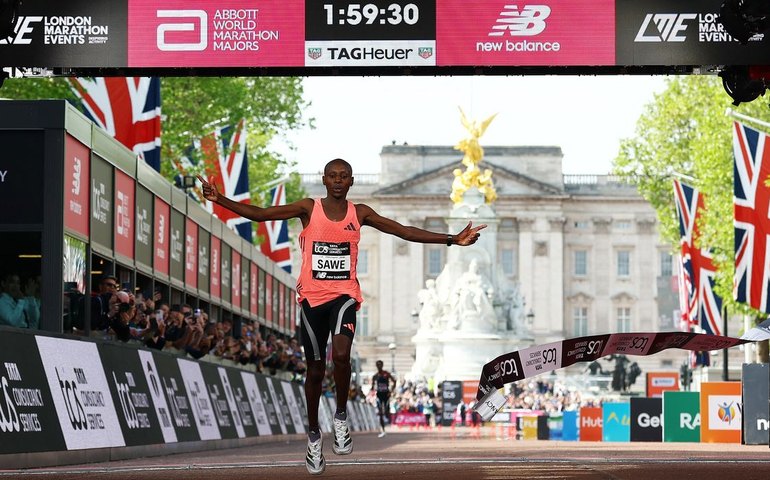 Queniano Sebastian Sawe faz história ao correr maratona oficial abaixo de 2 horas