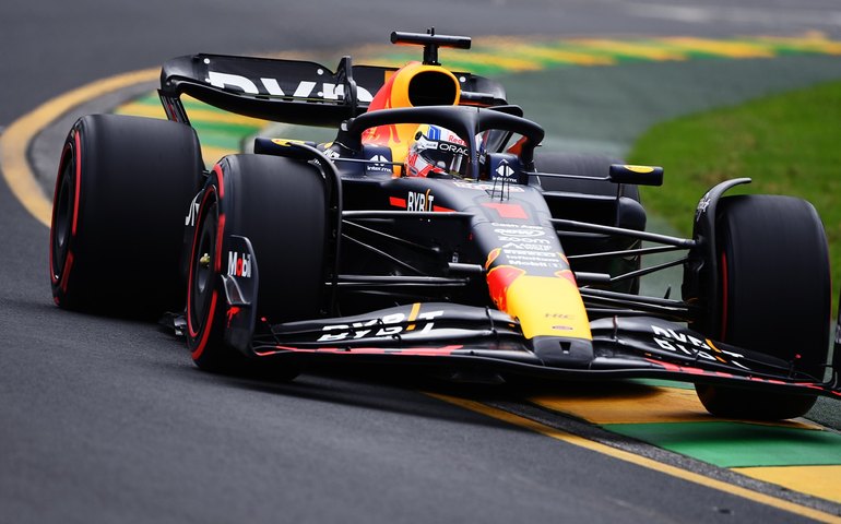 Verstappen crava pole e Mercedes completam o pódio para o GP da Austrália