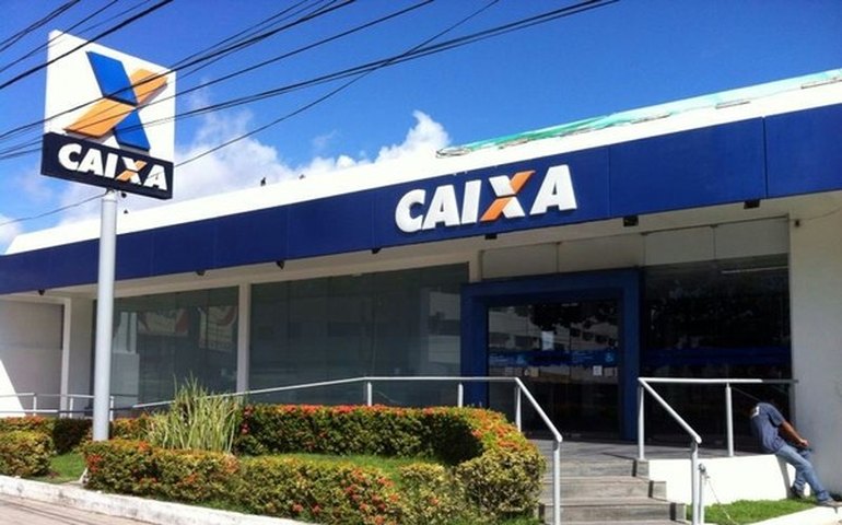 Procon/AL notifica sede da Caixa Econômica Federal de Maceió por impedir que clientes com dívidas abram conta