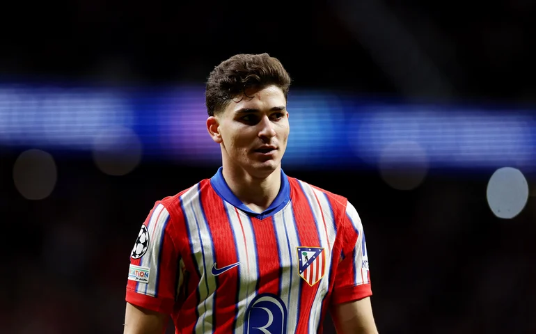 Exames descartam lesão no joelho de Álvarez, aliviando Atlético de Madrid e Argentina