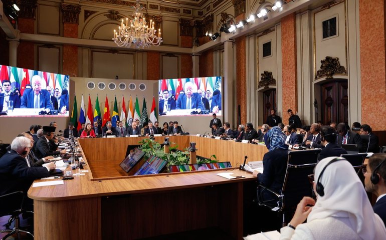 Chanceleres do Brics se reúnem para discutir crises globais
