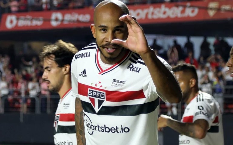 Patrick elogia semana forte de treinos e revela que Ceni pode mudar o São Paulo