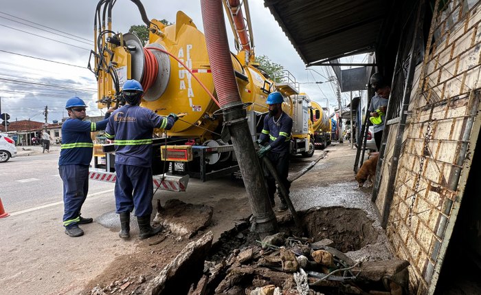 Manutenção da rede de drenagem facilita escoamento de água da chuva Manutenção da rede de drenagem facilita escoamento de água da chuva