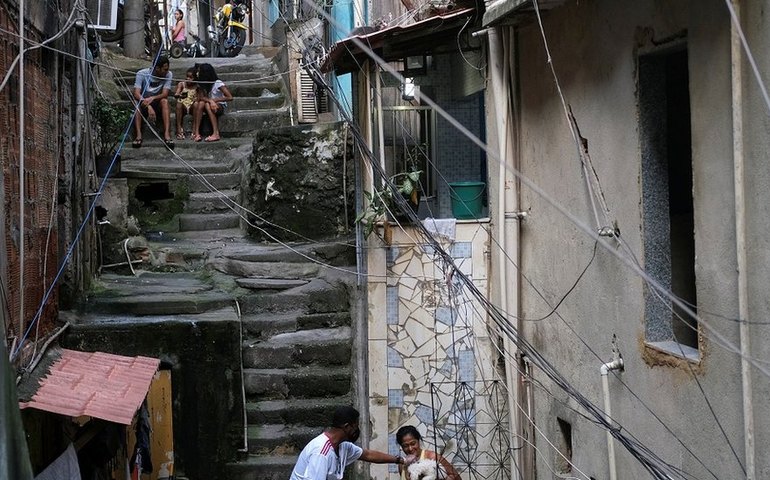 G-7 reforça compromisso com países pobres e fala em falhas em programa de dívidas