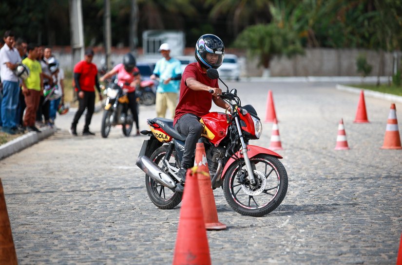 Detran Alagoas abre 375 vagas extras para prova de motocicleta em Maceió e Arapiraca