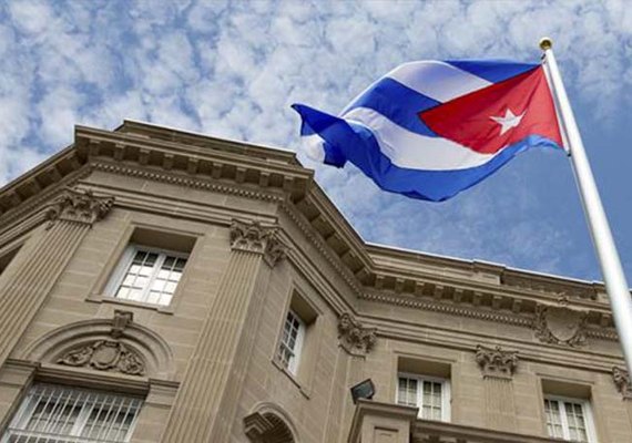 Bandeira cubana é hasteada em embaixada de Washington